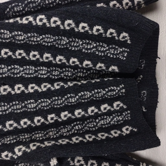 Davis & Squire Hand Knit Shetland Wool Black Crew Neck Cable Knit Sweater - Picture 3 of 11